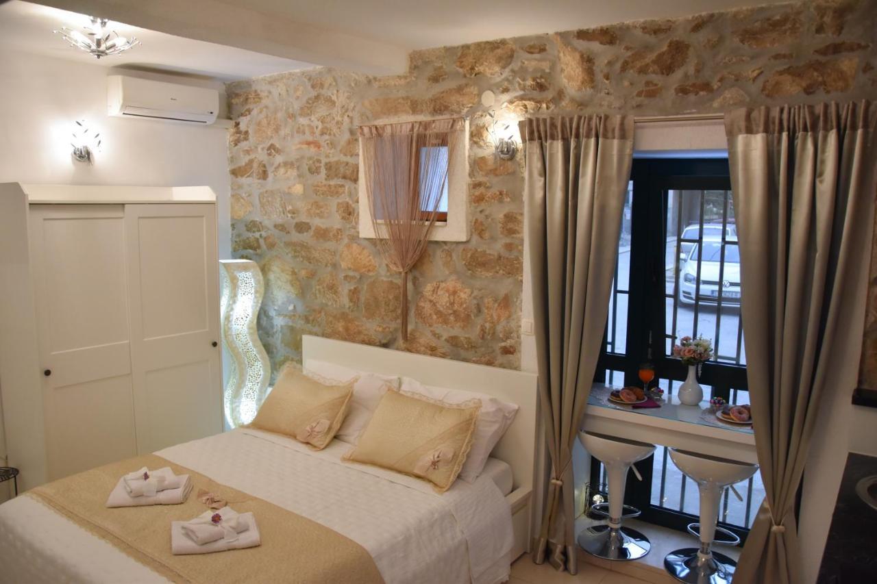 Apartments Bepina- 5 Mins From The Center Split Buitenkant foto
