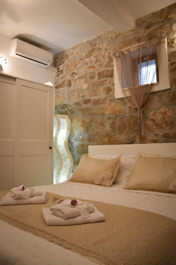 Apartments Bepina- 5 Mins From The Center Split Buitenkant foto